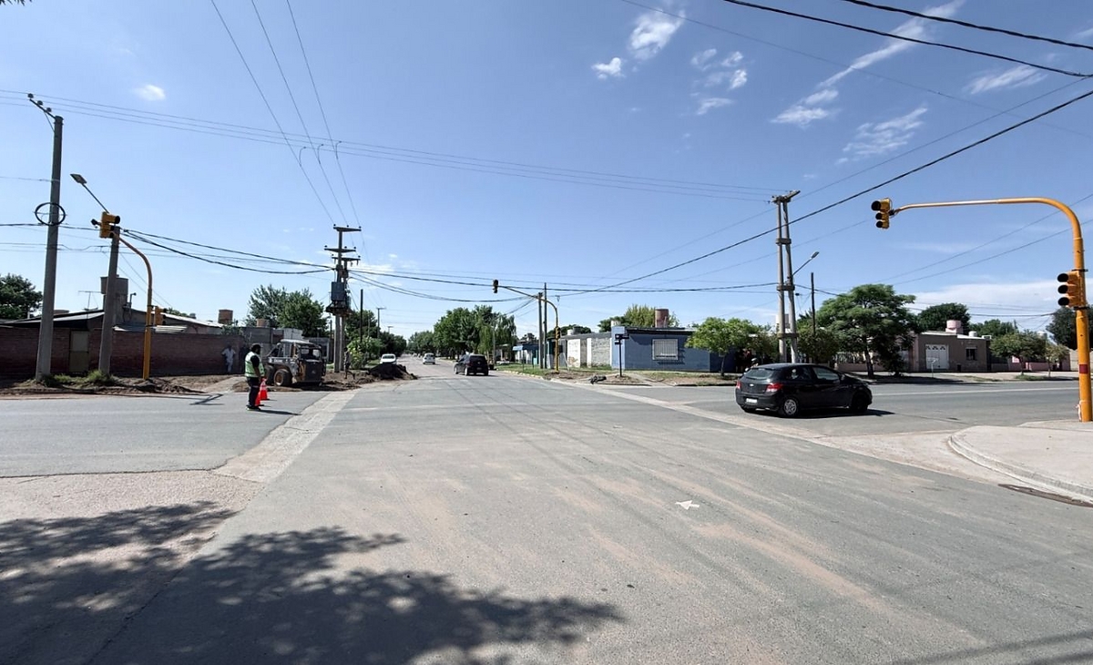 Habilitan intersección renovada y cambia de sentido una calle