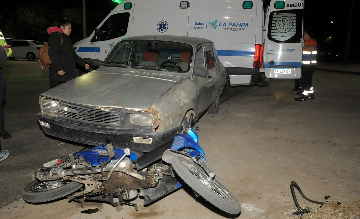 Una mujer fue hospitalizada tras un siniestro vial
