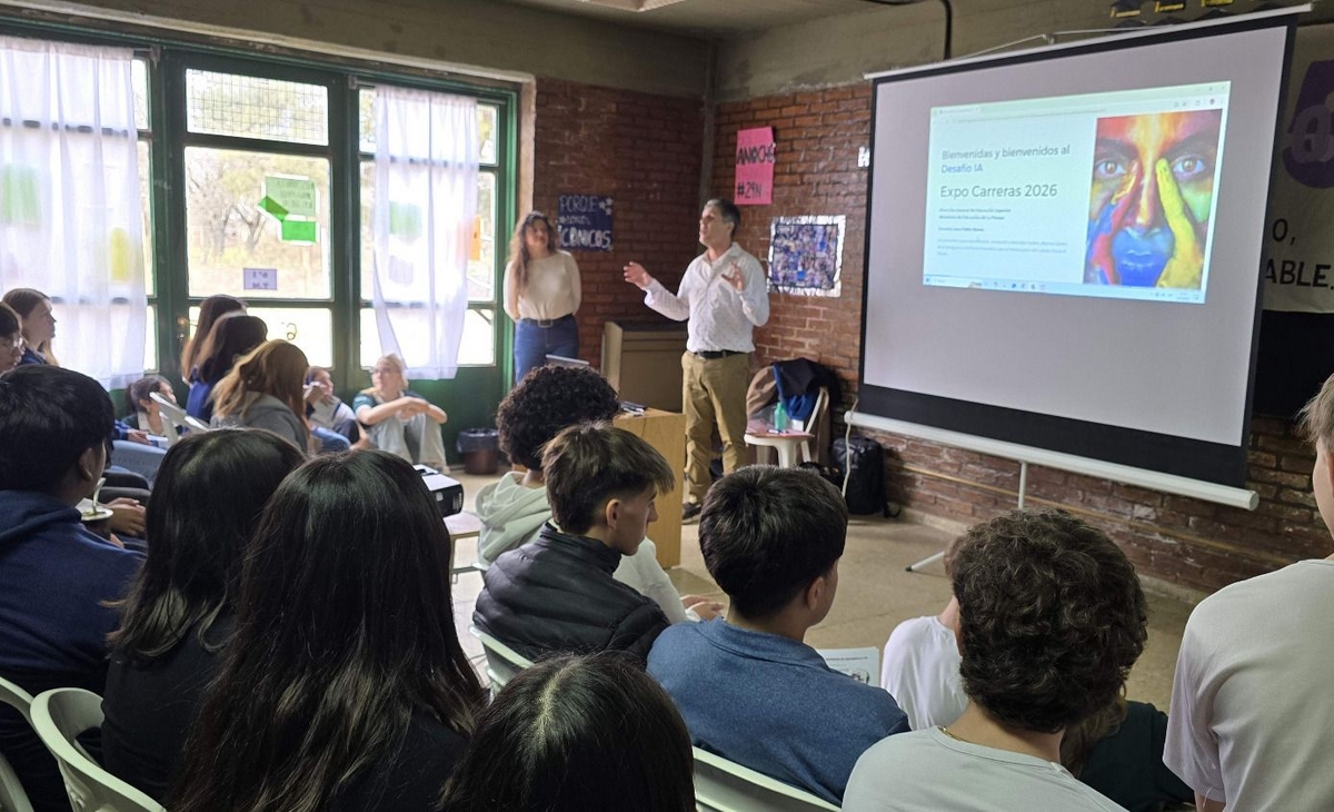 Dictaron taller sobre <b>Inteligencia Artificial</b> y alertaron sobre las consecuencias - La Arena thumbnail