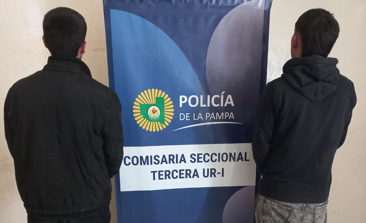 Dos jóvenes fueron detenidos por asaltar a un chico en pleno centro